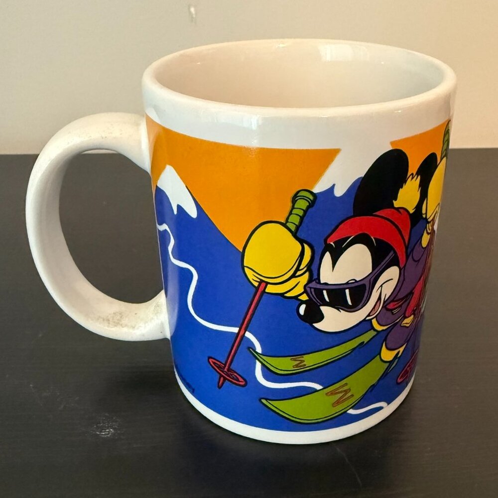 Mickey Mouse on Ski